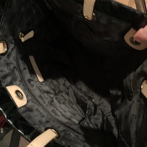 Micheal Kors Large Black Tote - Picture 4 of 6
